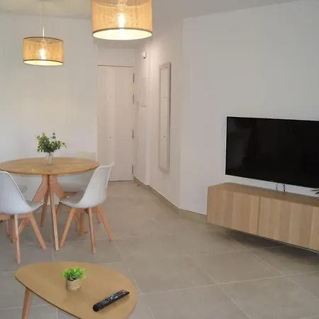 & Terrace By Ele *
